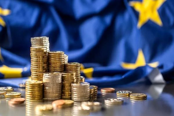 România nu îndeplineşte condiţiile pentru adoptarea monedei euro - Concluzia Comisiei Europene