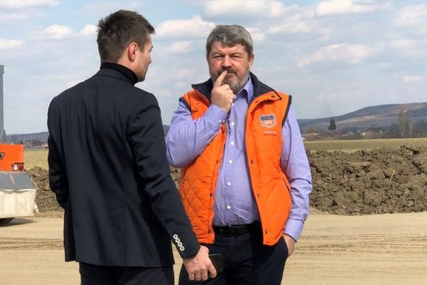 Dorinel Umbrărescu, "regele asfaltului", a cerut rezilierea contractelor cu CNAIR, din cauza scumpirii materialelor