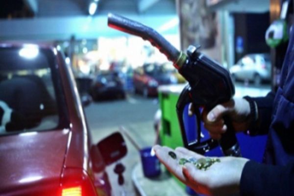 Prețul carburanților a crescut din nou. Este a 4-a scumpire în doar 5 zile