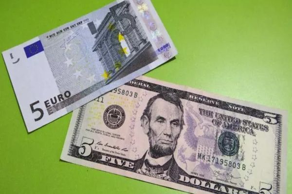 Euro ar putea deveni MONEDĂ DIGITALĂ. Propunerea vine chiar de la BCE