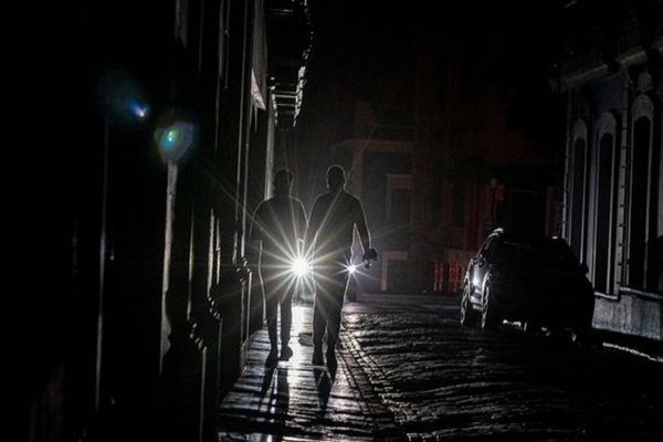 Alertă pe piața de energie din România. Furnizorii se tem de o întrerupere majoră - blackout sau întreruperi programate