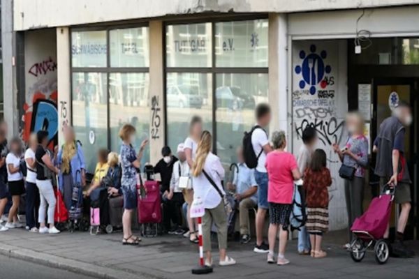 Cozi uriașe la băncile de alimente din Germania 
