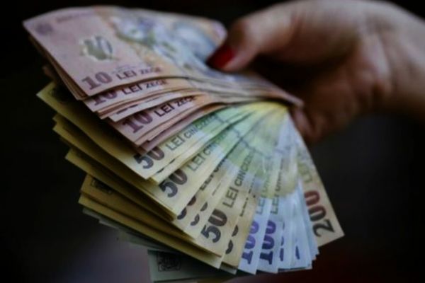Finanțele s-au mai împrumutat de încă un miliard de lei de la bănci