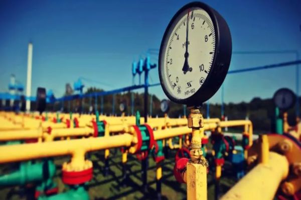 Consum intern de gaze cât într-o zi de vară, în a doua zi de Crăciun. Stare de prealertă din cauza conductelor prea pline