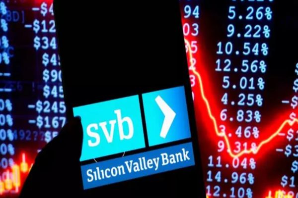 Un economist anunță o criză în IT-ul românesc, după măsurile fiscale ale lui Trump. Dacă o singură mare firmă americană pleacă, suntem în sevraj