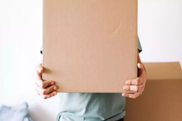 Alertă ANAF. Cum vă puteți trezi peste noapte că ați făcut comerț online cu plata ramburs?