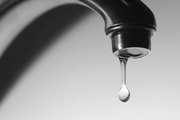 Nicușor Dan dă vina pe Ministerul Energiei pentru că bucureștenii nu au încă apă caldă