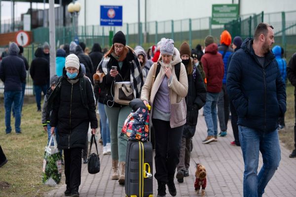 Guvernul a prelungit, prin ordonanţă de urgenţă, perioada în care refugiaţii ucraineni din România vor beneficia de asistenţă umanitară, până la finalul lunii martie 2024