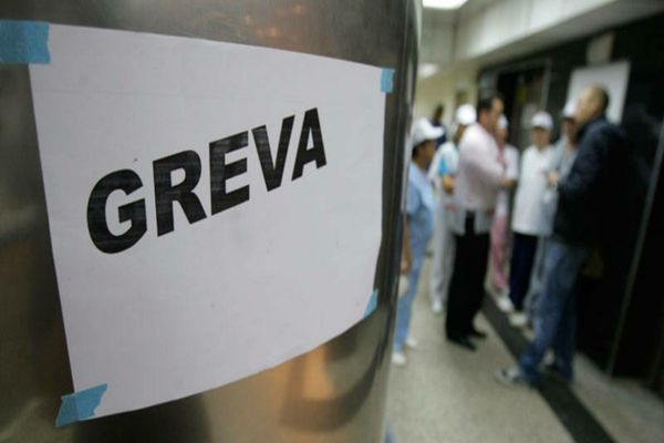 Grevă a sindicaliștilor - Proteste în București și alte 26 de direcții teritoriale - Ce revendică angajații