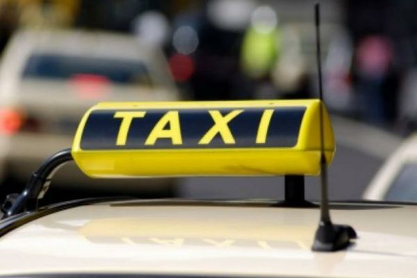 Călătoriile cu taxi-ul se scumpesc. Cât ar urma să coste o cursă din 2024