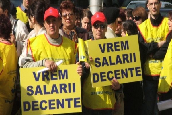 Decizie în PNL: Majorarea salariilor profesorilor va ajunge la peste 50% în august 2024 - SURSE
