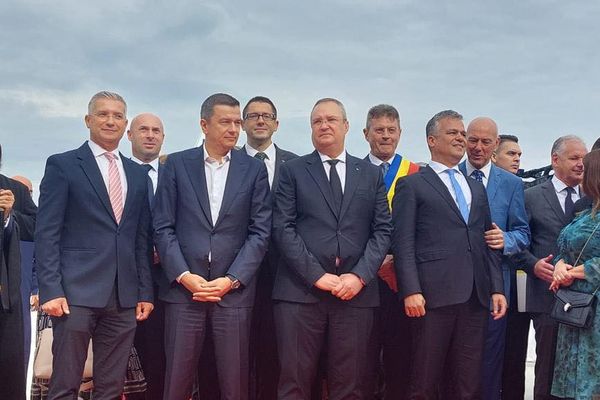 Bătaie de joc după inaugurarea noul aeroport din Brașov. Curse decalate, pasageri rămași la sol, personal insuficient