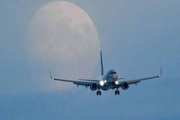 Prețul biletelor de avion vor crește cu 10%