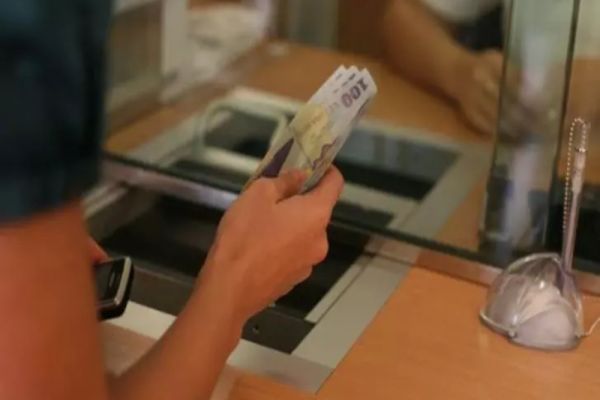 O cunoscută bancă se retrage de pe piața românească. Ce se întâmplă cu cei care au conturi acolo