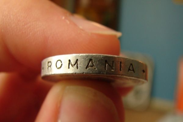 Ce îți mai poți cumpăra de cei 250 de lei, bani oferiți de Guvern? Românii sunt nemulțumiți