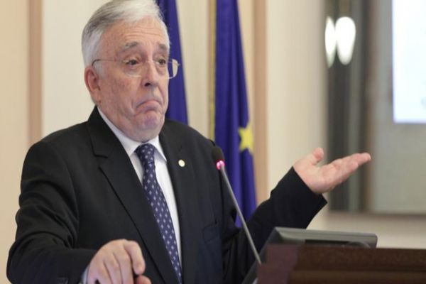 Isărescu le dă fiori românilor în legătură cu impozitarea progresivă: Nu cred că e de actualitate în an electoral. Probabil anul viitor va fi o discuţie