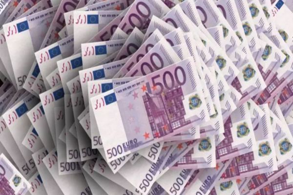 DATORIA EXTERNĂ A ROMÂNIEI A CRESCUT ÎNTR-O SINGURĂ LUNĂ CU 8 MILIARDE DE EURO