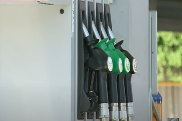 Scandalul Lukoil umflă prețul carburanților, deși Guvernul promite că nu există motive de scumpire