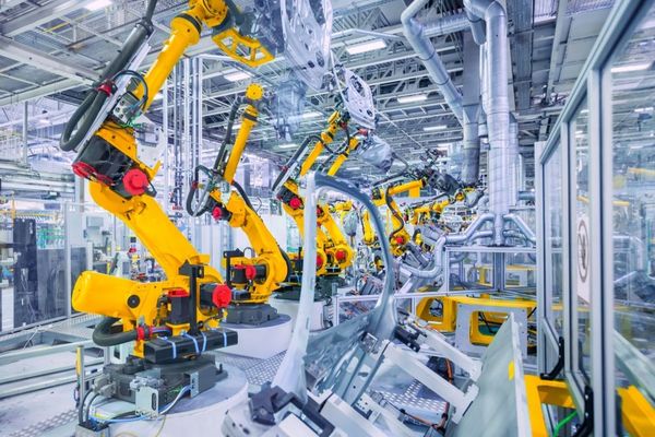 INS: Producția industrială a scăzut cu 1,1% în primele 11 luni