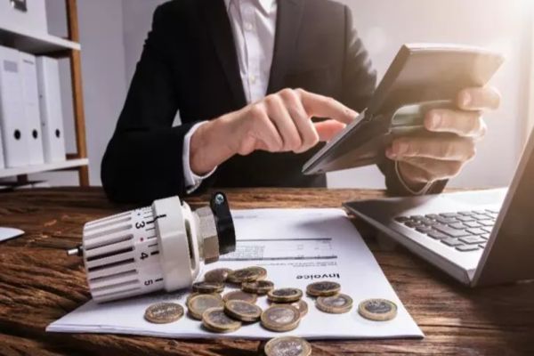 Facturi uriașe la întreținere pentru bucureștenii care locuiesc la bloc. În ianuarie va fi și mai rău