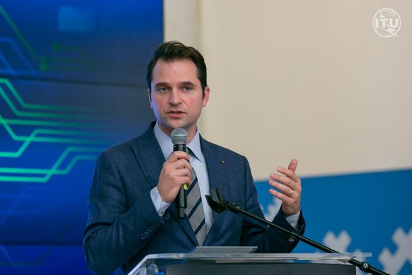 MINISTRUL SEBASTIAN BURDUJA: ”ÎNCĂ 150 DE MILIOANE DE EURO INVESTIŢI ÎN SECTORUL ENERGETIC ROMÂNESC!”