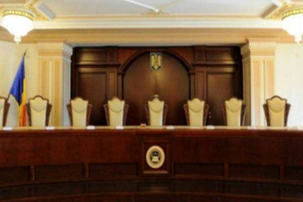 CONTESTAȚIA AUR FAȚĂ DE PLANUL DE AUSTERITATE AL LUI BOLOJAN, ANALIZATĂ DE JUDECĂTORII CCR. CÂND ESTE AȘTEPTAT VERDICTUL?