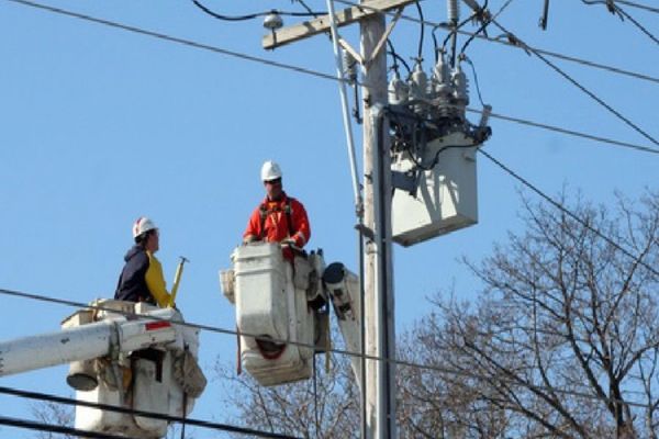 ANRE schimbă foaia. Ce noi reguli sunt pentru racordarea locurilor de producere a energiei electrice la rețelele publice?