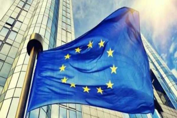UE PREGĂTEȘTE ELIMINAREA TARIFELOR LA PRODUSELE INDUSTRIALE AMERICANE PENTRU A EVITA TAXELE PE AUTOMOBILE 