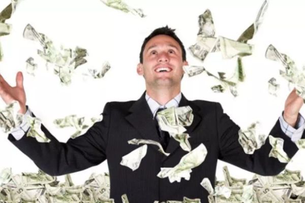 Bugetarul care încasează un salariu de 36.000 de euro net în fiecare lună lucrează la o agenție obscură a statului. Unde sunt cei care se lăfăie pe banii publici