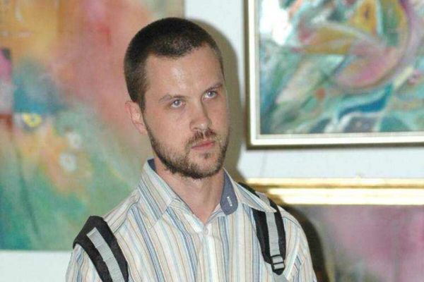 CINE SUNT ZIARIȘTII DE PE CANAPEAUA LUI COLDEA? ”DAN TĂPĂLAGĂ SAU DAN TURTURICĂ ÎI TOCEAU PREȘUL DE LA UȘĂ. ACEȘTI OAMENI PRIMEAU RECHIZITORII!