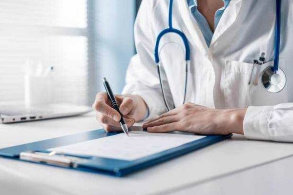 Avocatul Poporului a atacat la CCR ordonanța prin care prima zi de concediu medical nu este plătită