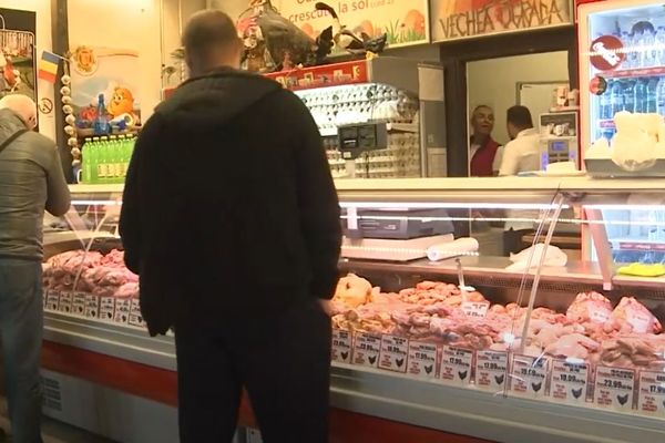 Carnea de pui devine aproape un lux. Scumpiri pe final de an, înainte de sărbători