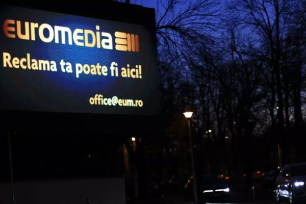 Panourile de afișaj din toată țara, pregătite pentru suveranistul vopsit Victor Ponta, prin rețeaua de publicitate outdoor controlată de fugarul Ghiță