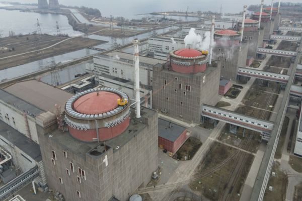 CENTRALA NUCLEARĂ DE LA ZAPOROJIE, DIN NOU ALIMENTATĂ CU ENERGIE ELECTRICĂ DUPĂ O LUNĂ DE ĂNTRERUPERE 