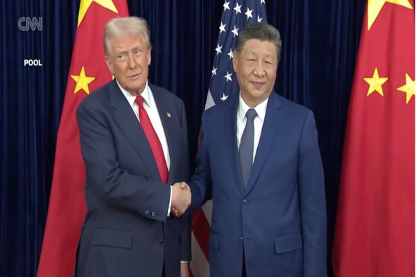 DONALD TRUMP ANUNȚĂ REDUCEREA TARIFELOR PENTRU CHINA 