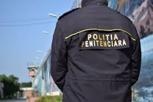 PROTEST AL POLIȚIȘTILOR DE PENITENCIARE LA MINISTERUL JUSTIȚIEI 