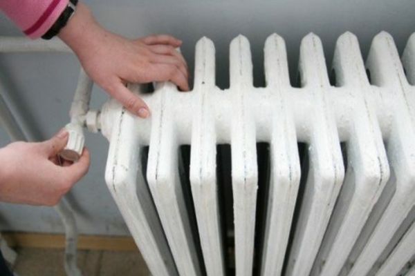 AVARII LA REȚEAUA DE TERMOFICARE: APA CALDĂ ȘI CĂLDURA VOR FI OPRIRTE TEMPORAR ÎN APROXIMATIV 200 DE BLOCURI DIN BUCUREȘTI 