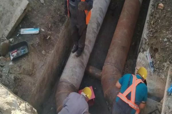 SPITALUL UNIVERSITAR ȘI SUTE DE BLOCURI DIN CAPITALĂ RĂMÂN FĂRĂ APĂ CALDĂ ȘI CĂLDURĂ EXACT CÂND METEOROLOGII AU ANUNȚAT SCĂDEREA TEMPERATURILOR