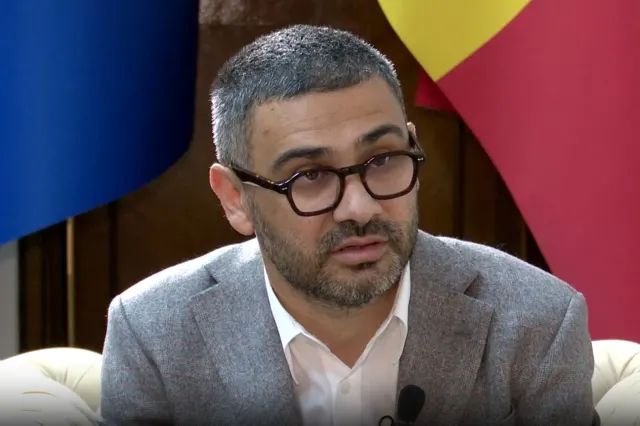 Florin Manole îi cere premierului interimar să prezinte amendamentele care ar fi întârziat legea salarizării