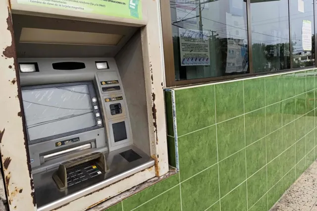 Schimbare importantă la bancomate. Românii ar putea retrage exact suma dorită, băncile nu mai pot impune praguri