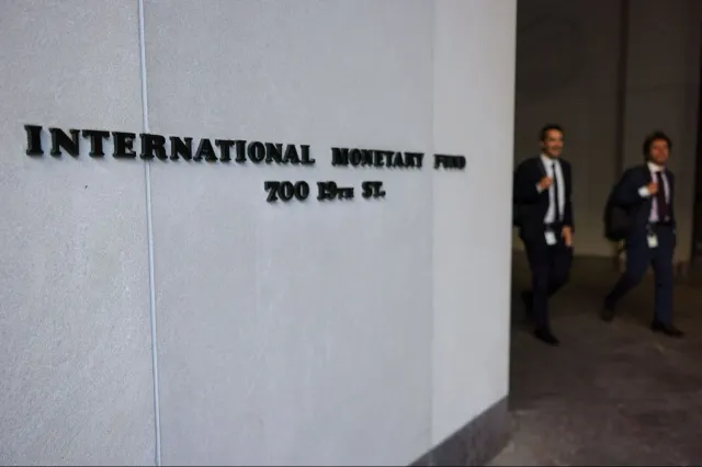 FMI lansează avertismentul care îngrijorează planeta: scumpirile nu s-au încheiat, puterea de cumpărare continuă să se prăbușească