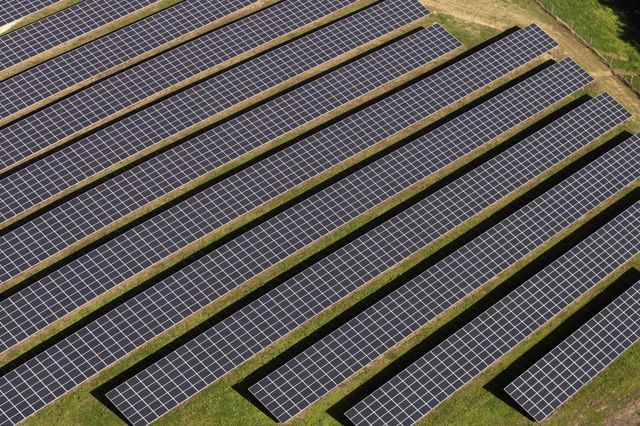 Expert în energie: Scumpirea carburanților este doar „un aperitiv” față de ce ar putea urma dacă nu reducem dependența față de resurse fosile