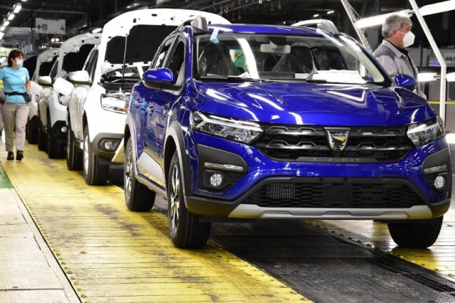 Alarmă la Dacia Mioveni: 1.200 de concedieri și scăderea producției după 22 de ani de creștere