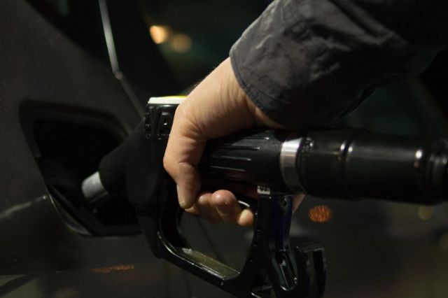 Preţurile petrolului şi gazelor continuă să crească