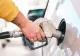 Prețul carburanților crește din nou. Benzină mai scumpă cu 10 bani, motorina cu 15 bani, deși cotațiile la petrol au scăzut