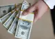 Dolarul a înregistrat cea mai mare scădere din ultima lună după informații despre negocieri SUA–Iran