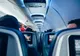 Câți bani putem economisi dacă rezervăm din timp biletul de avion