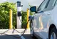 Explozia vânzărilor de mașini electrice în Europa, alimentată de scumpirea carburanților