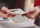 Salariul minim ar putea crește, începând din ianuarie 2021