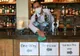 Economia britanică dă semne de revenire, propulsată de puburi, restaurante și alcool